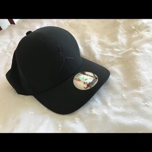 Jordan Black Dry-Fit Fitted